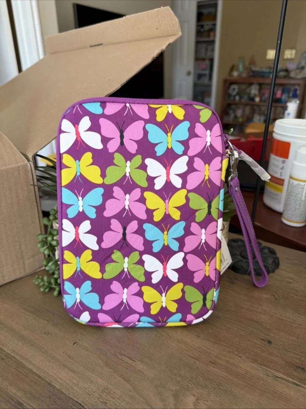 Vera Bradley Neoprene Medium Tablet Sleeve - Flutterby Butterflies - NWT